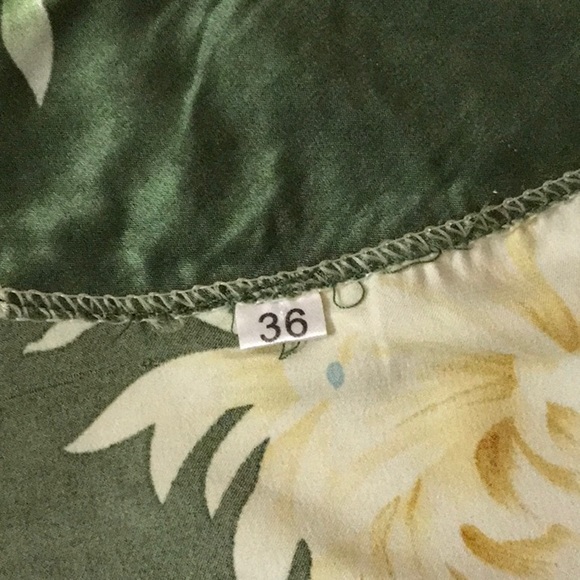 Floral Silk Surplus Blouse - Picture 6 of 9